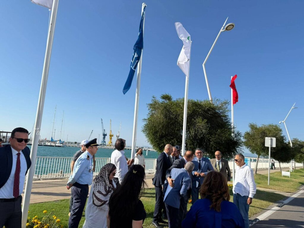 رفع اللواء الأزق بشواطئ أشقار وأشقار- عروس البحر والصول وميناء طنجة مارينا باي