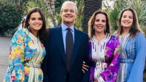 Le prince marocain Hicham Alaoui célèbre le mariage de ses filles Faizah et Hajar lors d’une cérémonie familiale intime