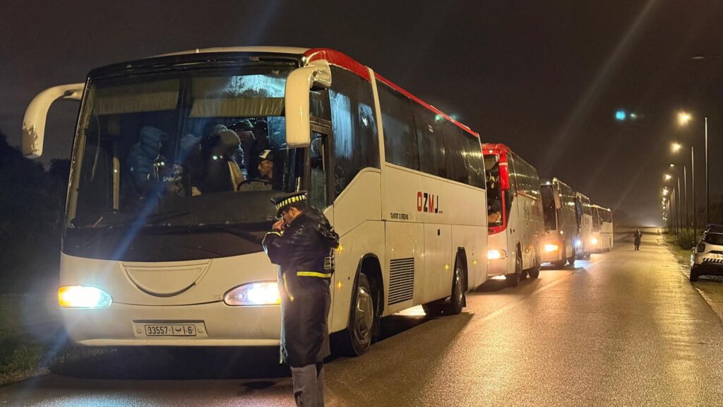 طنجة تستقبل متضرري فيضانات القصر الكبير وتفتح مخيم الغابة الدبلوماسية للإيواء (فيديو)