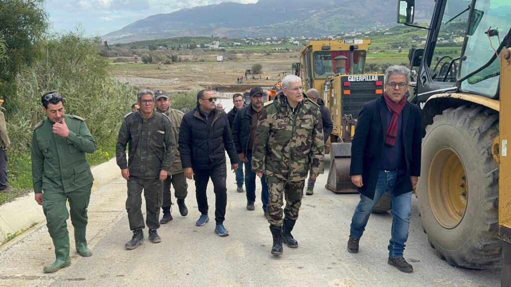 إقليم تطوان: فتح أزيد من 77 مسلكًا طرقيًا متضررًا بعد إزالة مخلفات الوديان وترميم المقاطع المتضررة